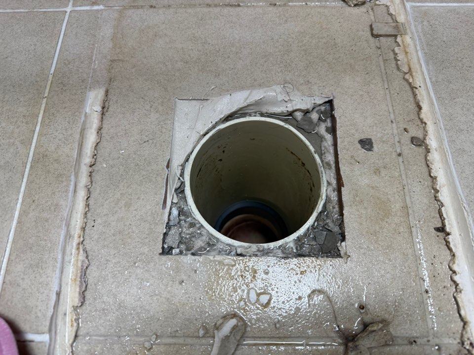 새 육가 물통을 맞춰 넣었습니다
