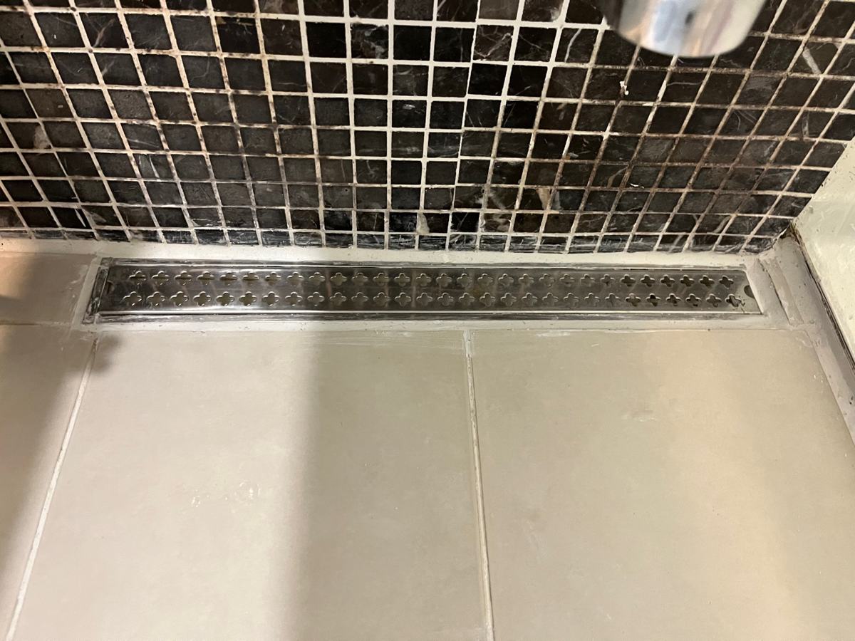 트렌치를 다시 앉히고 마감했습니다