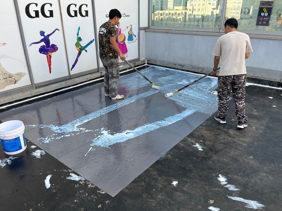안쪽 배수로 둘레, 들뜬 바닥에 방수시트