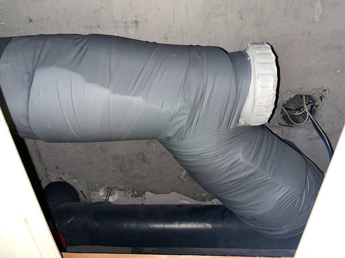 보온재를 다시 감아 마무리했습니다