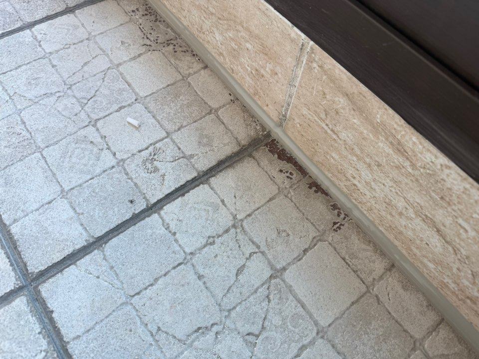 세탁실 바닥 가장자리 이음