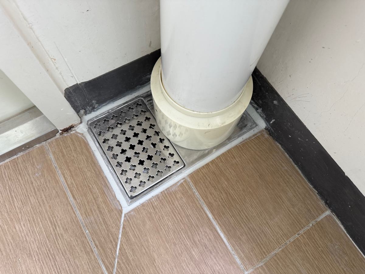 우수관을 다시 세우고 마감했습니다